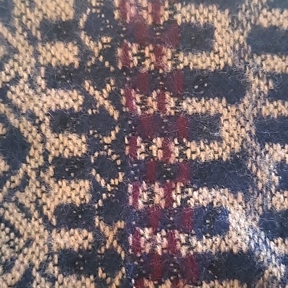 Hooded Fringe Vest - Picture 5 of 5